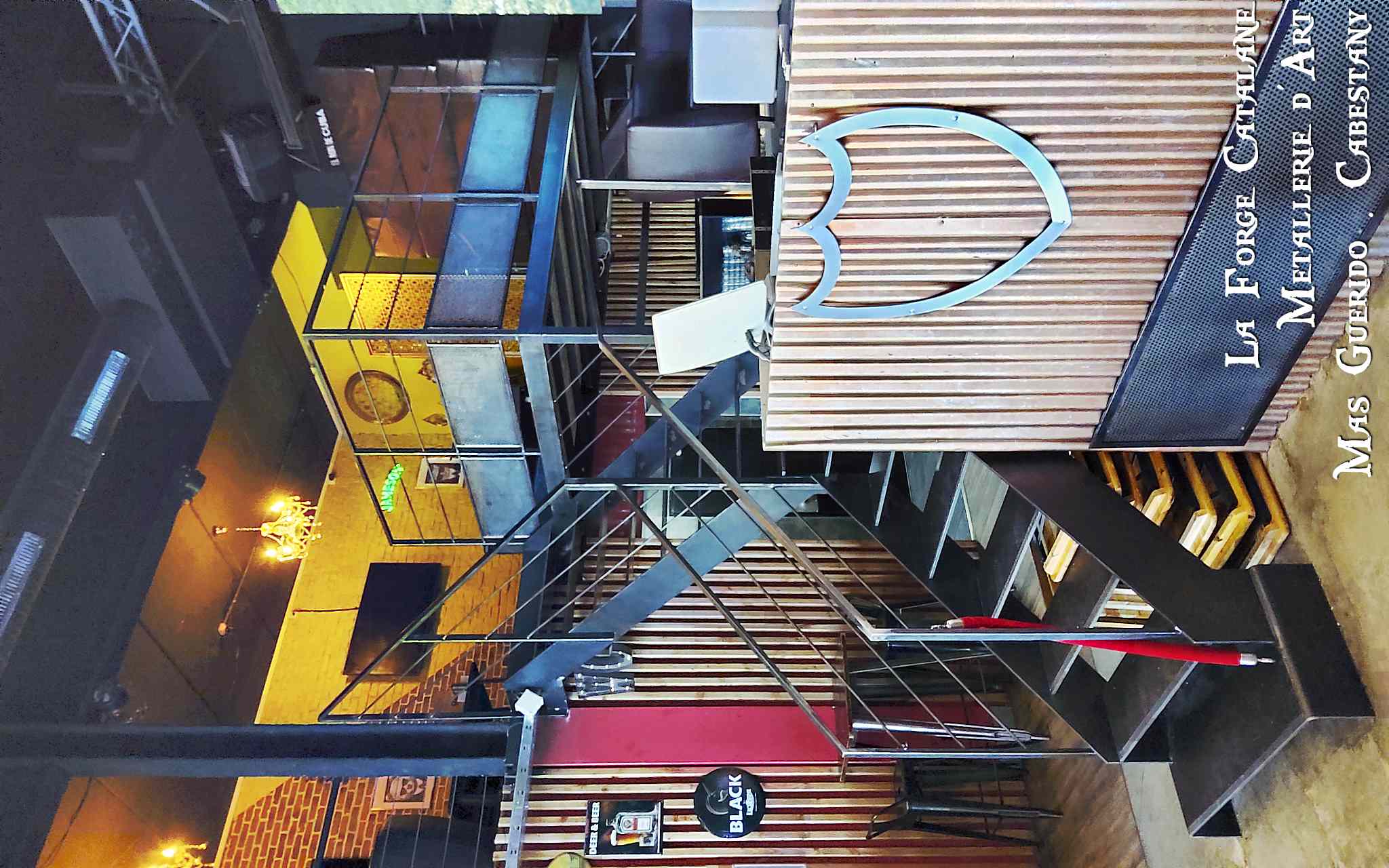 escalier en fer avec plateforme et garde corps forge catalane.jpg